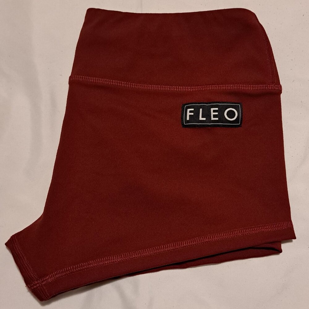 Fleo Cabernet Shorts L